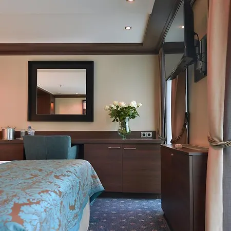 Hotelships Holland - Messe Hotel Duesseldorf 4* Düsseldorf